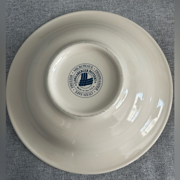 Longaberger soup/salad bowl. Made in USA. VG used condition. - Picture 2 of 4